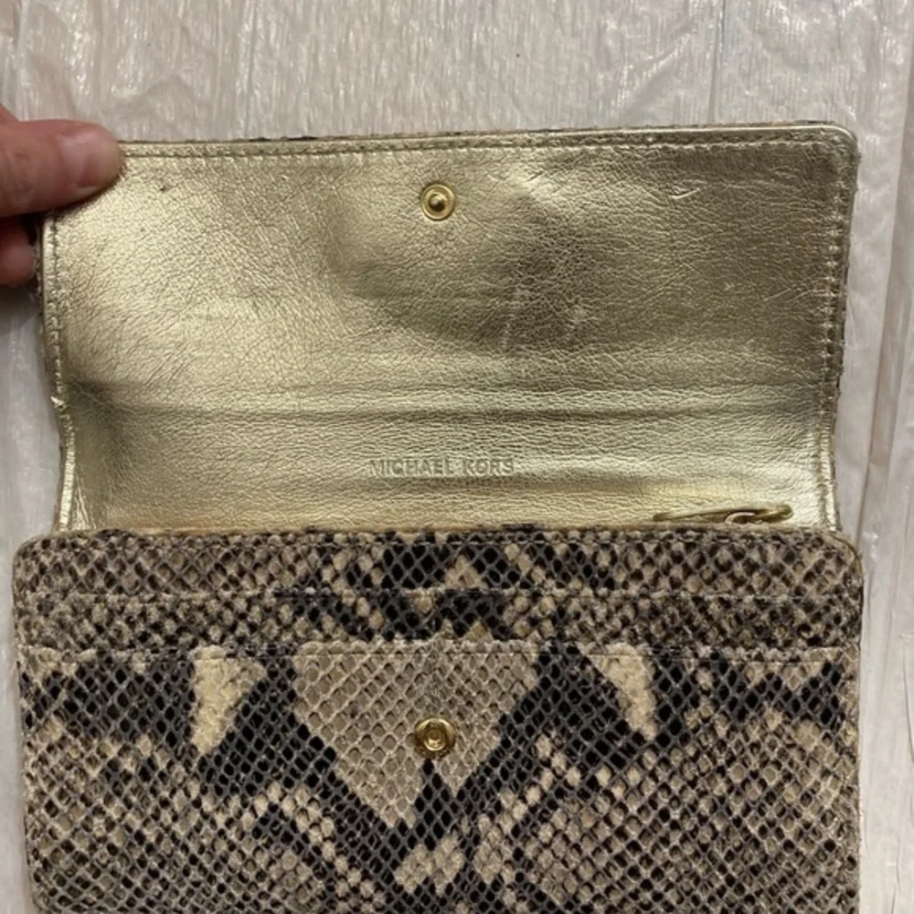 Michael kors snakeskin embossed wallet